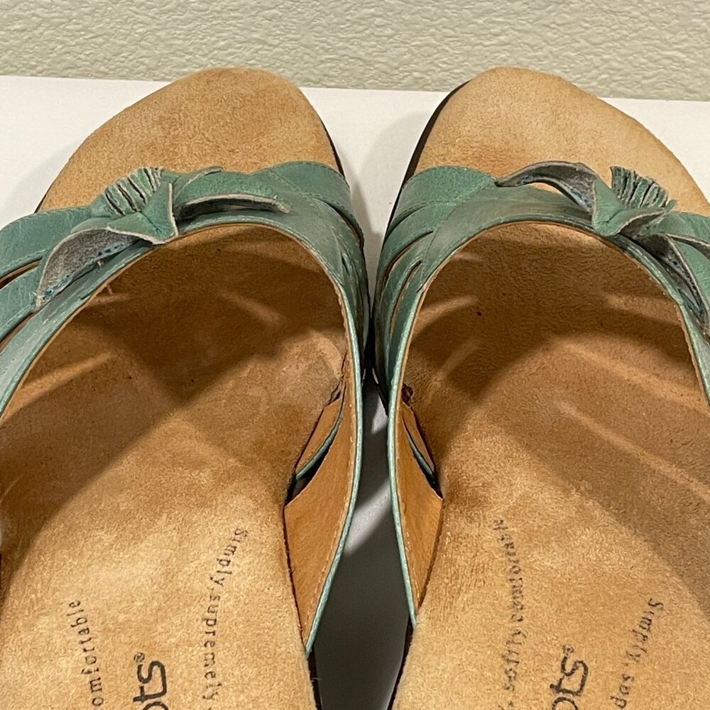(NEW) SOFTSPOTS #177457 Leather Wedge Open Toe Slide w/ Flower Trim, Sage - 10W - Picture 9 of 13